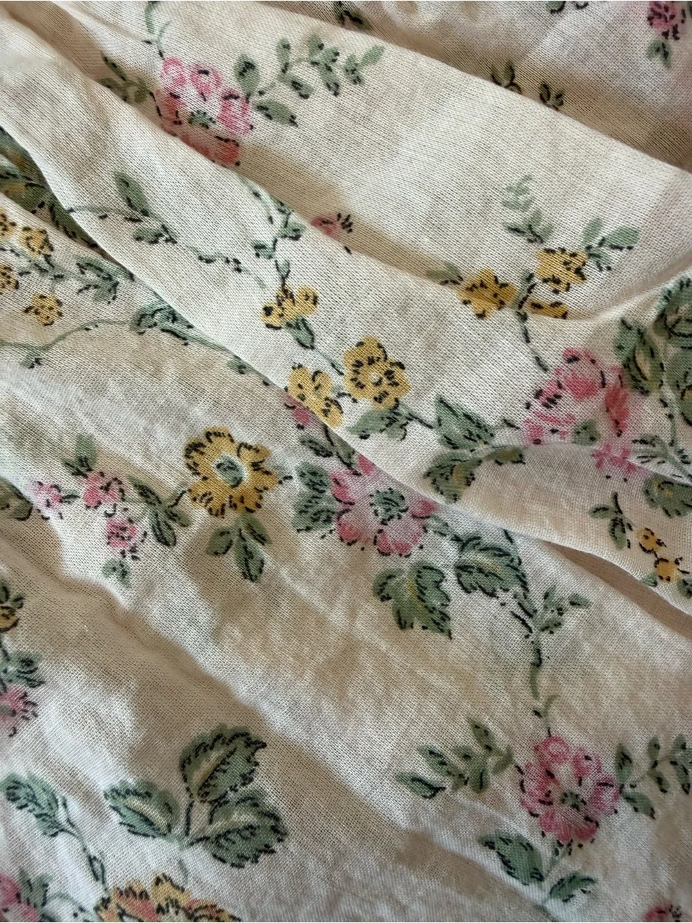 Emile et Ida Smocked Embroidered Rose Bush Top